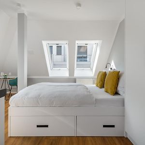 Großes Studio mit Kingsize-Bett